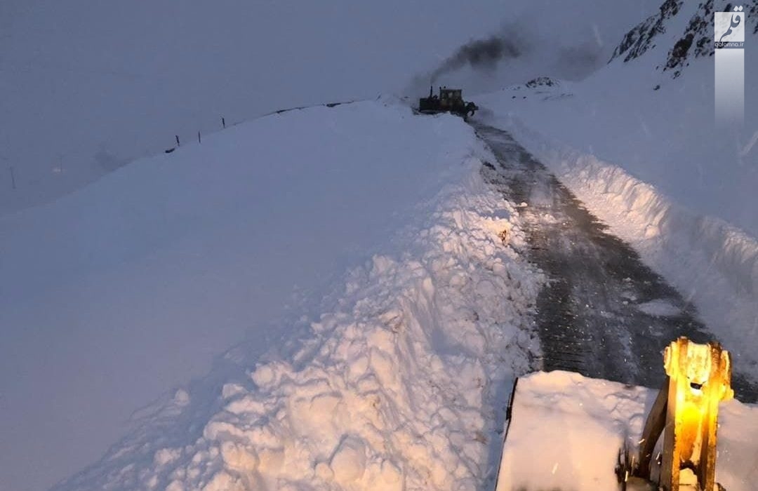 مسیر گنجنامه شهر همدان به علت بارش برف و لغزندگی جاده مسدود شد