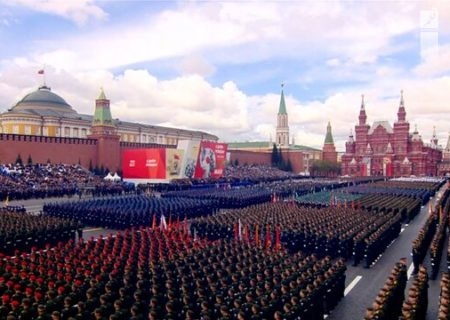 رژه “روز پیروزی” در میدان سرخ مسکو/ پوتین: غرب درحال آماده‌شدن برای حمله به سرزمین ما بود