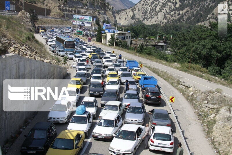 قابل توجه مسافران مازندران / کندوان یکطرفه و ترافیک در هراز و فیروزکوه سنگین شد